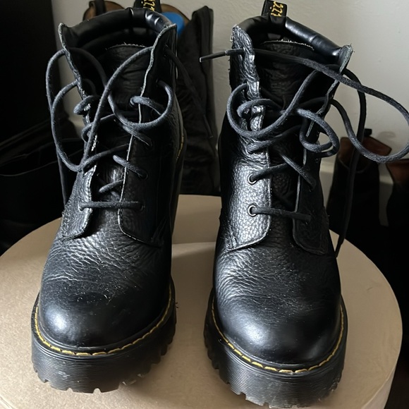Doc marten lace up boots size 7.5 - Picture 2 of 4